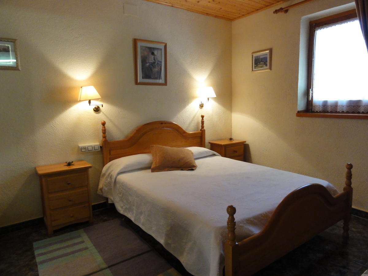 Ca L'Amadeu Hotel Vilanova de Escornalbou Quarto foto