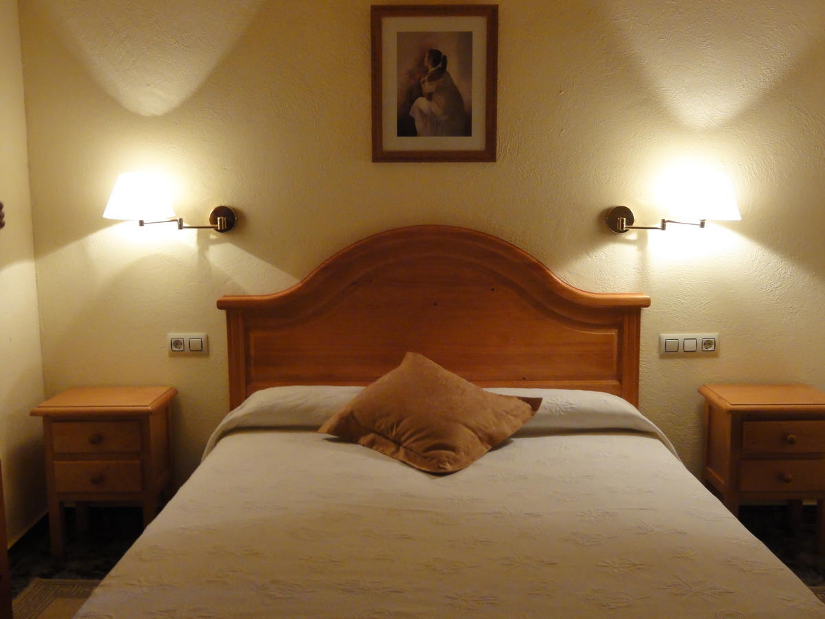 Ca L'Amadeu Hotel Vilanova de Escornalbou Quarto foto