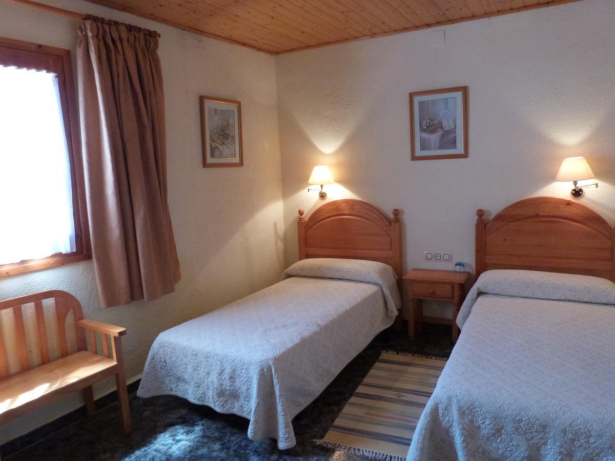 Ca L'Amadeu Hotel Vilanova de Escornalbou Quarto foto